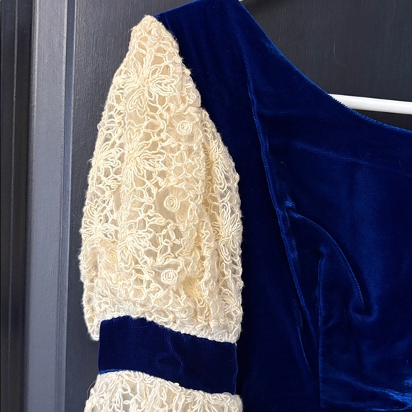 Vintage Renaissance Faire Blue Velvet Ivory Lace Medieval Dress Costume XS - Picture 5 of 12